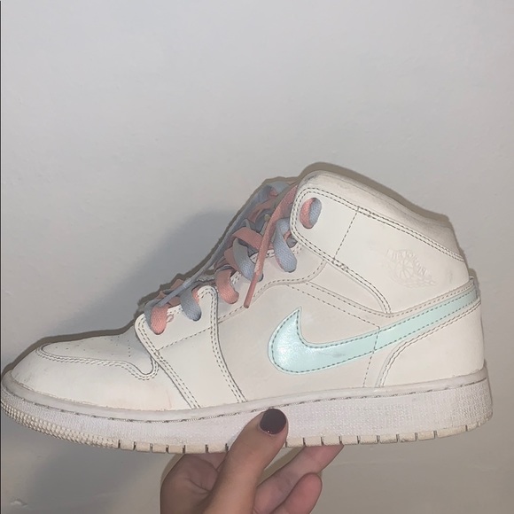 Jordan 1 Mid Swoosh Nike